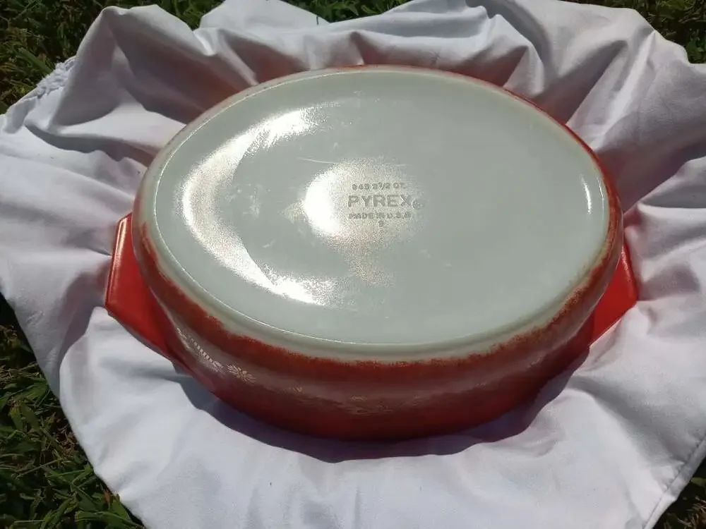 Pyrex vtg golden